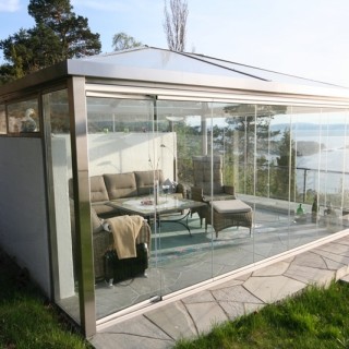 Paviljong: Luksus Stålpaviljong i Rustfritt Stål og Glass med havutsikt. Spesialdesignet og solid konstruksjon i Rustfritt Stål.
