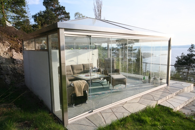 Paviljong: Luksus Stålpaviljong i Rustfritt Stål og Glass med havutsikt. Spesialdesignet og solid konstruksjon i Rustfritt Stål.